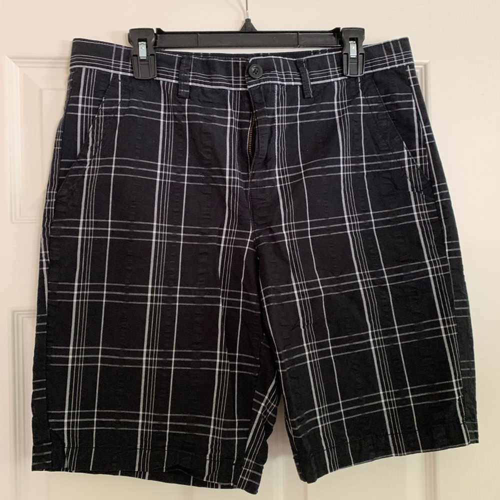 Men’s shorts hardly worn
